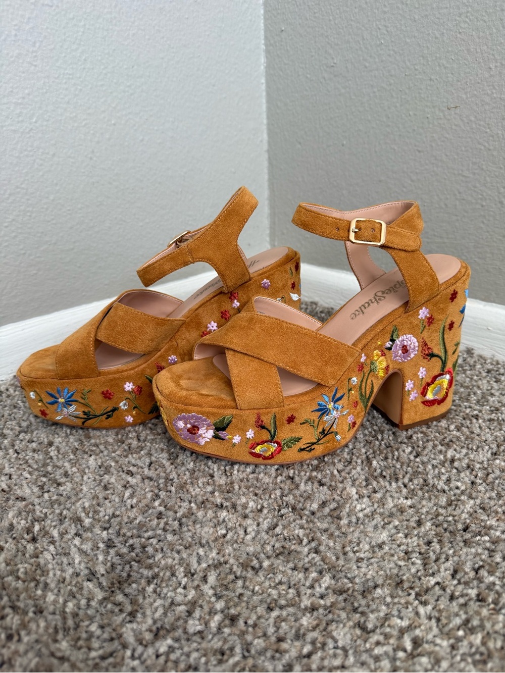 The Hippie Shake Keep on Dreaming Embroidered Sandals - Picture 2 of 6